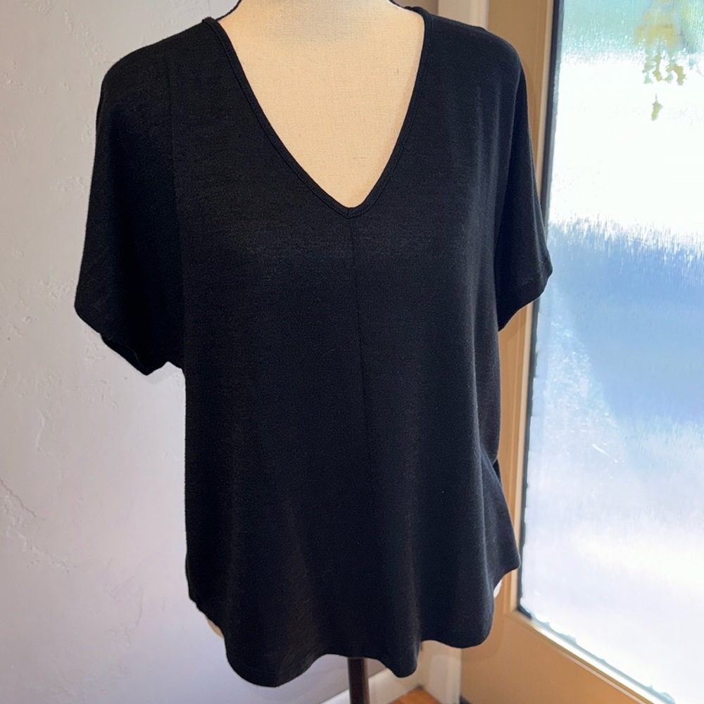 Gap black v-neck blouse size M